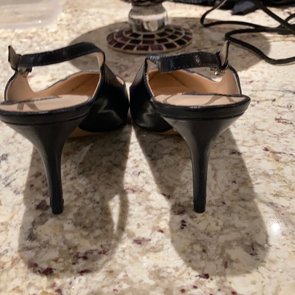 Navy blue sling backs. Nine West. - Picture 3 of 5